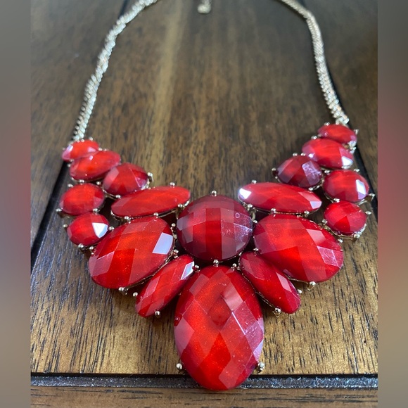 BOGO 2 x $10 NWOT “Red/ Gold Tone Statement Necklace” - Picture 5 of 9